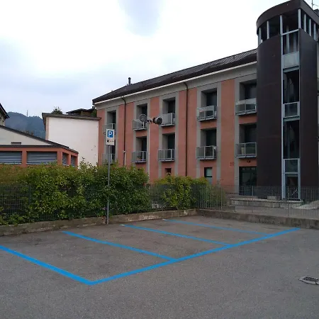 Housetommycomo Lägenhet Como