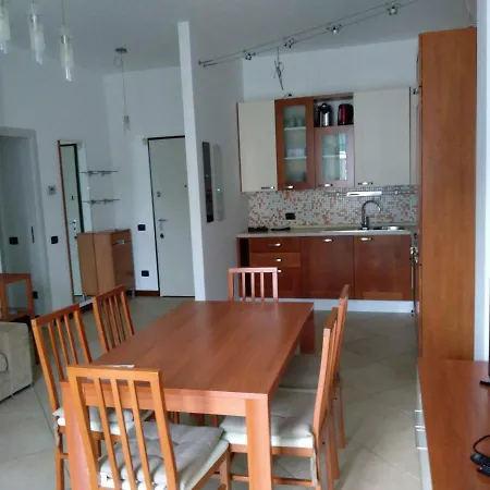 Lägenhet Housetommycomo *